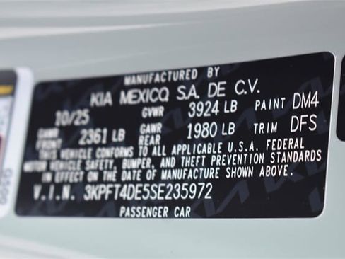 New 2025 Kia K4 LXS image 30