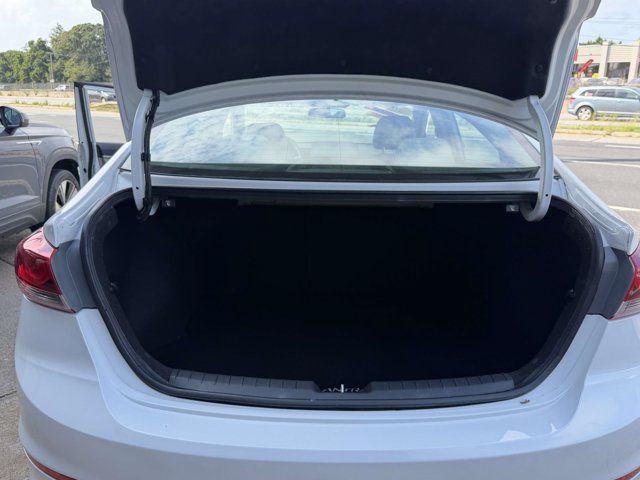 Used 2017 Hyundai Elantra SE FWD image 7