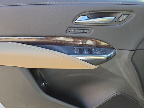 Used 2025 Cadillac XT4 Premium Luxury w/ Technology Package image 15