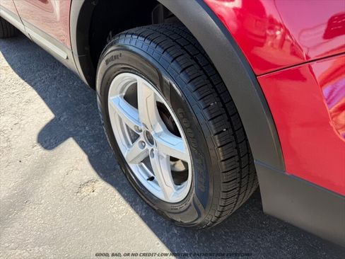 Used 2016 Ford Explorer XLT AWD/4WD image 24