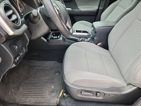 Used 2023 Toyota Tacoma SR5 w/ Technology Package AWD/4WD image 10