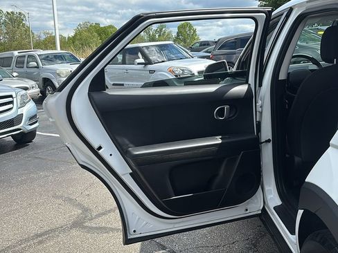 Used 2024 Hyundai Ioniq 5 SE RWD image 28