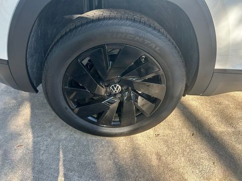 New 2026 Volkswagen Atlas Cross Sport SE FWD image 25