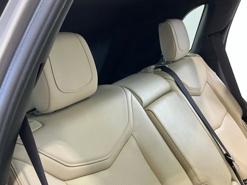 Used 2019 Cadillac XT5 Premium Luxury FWD image 21