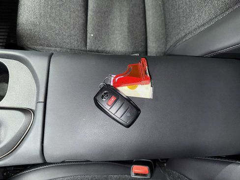 Used 2023 Toyota Crown XLE image 31