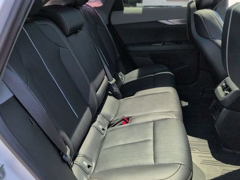 Certified 2025 Cadillac Optiq Luxury 2 w/ LPO, Floor Liner Package AWD/4WD image 27