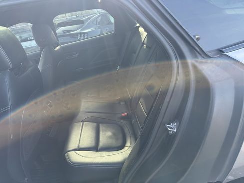 Used 2019 Jaguar F-PACE S image 9