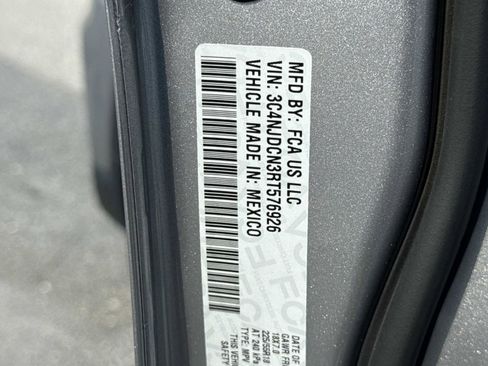 Used 2024 Jeep Compass Limited image 30