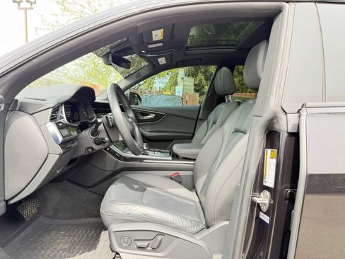 Used 2019 Audi Q8 Premium Plus w/ Premium Plus AWD/4WD image 12