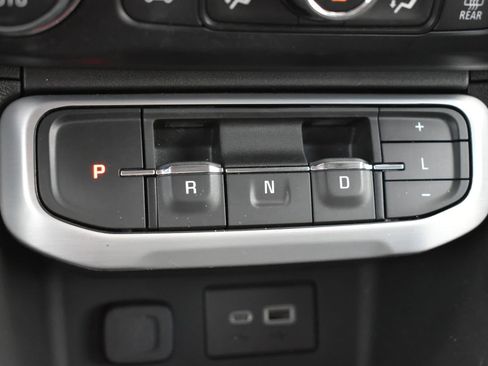 Used 2023 GMC Acadia SLE w/ Driver Convenience Package FWD image 31