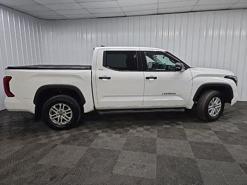 Used 2022 Toyota Tundra SR5 w/ SR5 Convenience Package AWD/4WD image 2