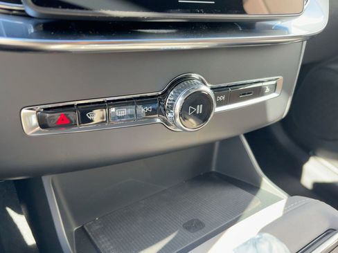 New 2026 Volvo XC90 B6 Plus w/ Protection Package Premier image 25