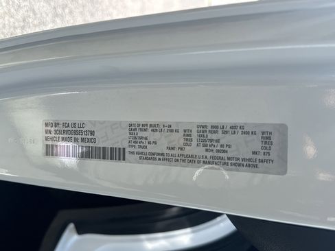 Used 2025 RAM ProMaster 2500 w/ Convenience Group FWD image 32