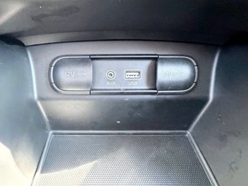 Used 2019 Kia Sorento L FWD image 16