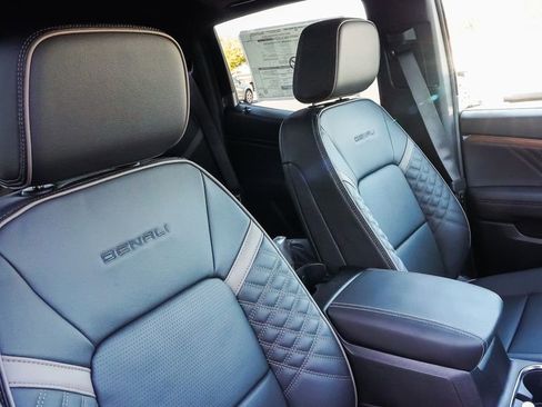 New 2026 GMC Canyon Denali AWD/4WD image 17
