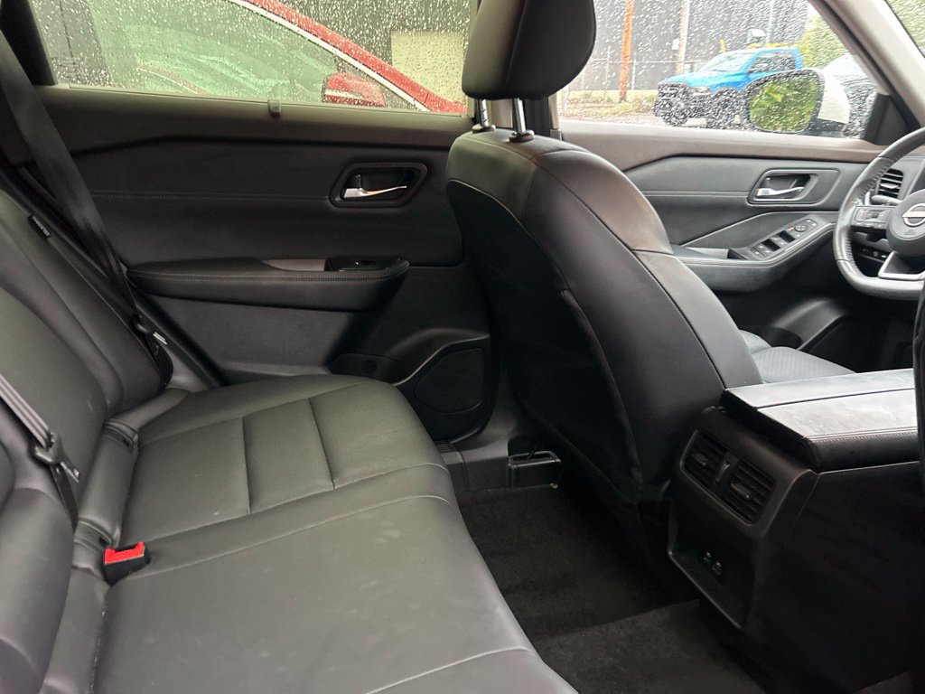 Used 2023 Nissan Rogue SV w/ SV Premium B Package AWD/4WD image 12