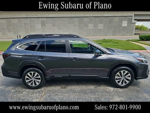 Used 2025 Subaru Outback Premium AWD/4WD image 6