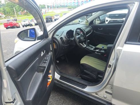 Used 2011 Kia Sportage LX w/ Convenience Pkg 2 FWD image 3