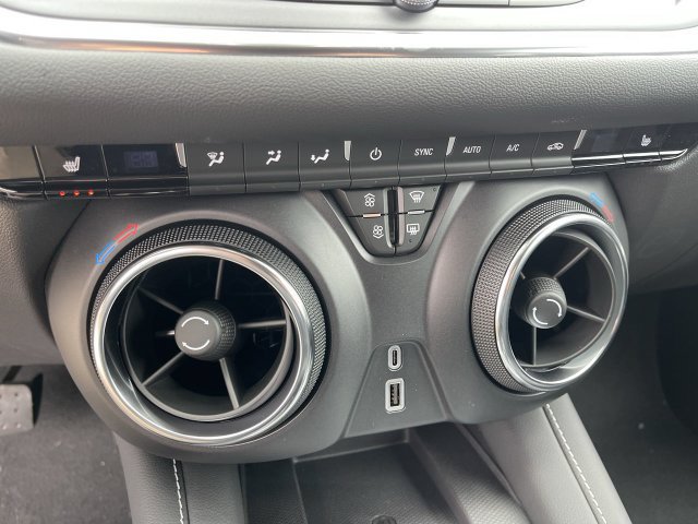 New 2026 Chevrolet Blazer LT w/ Convenience Package FWD image 18