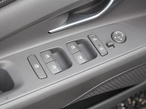 Used 2022 Hyundai Elantra SEL w/ Convenience Package image 26