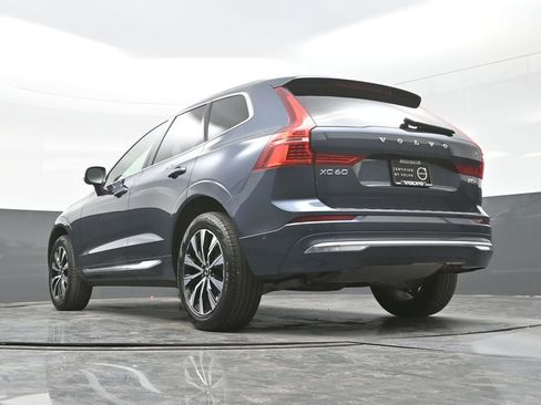 Used 2023 Volvo XC60 B5 Plus image 24