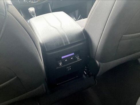 Used 2023 Chevrolet Traverse LT image 22