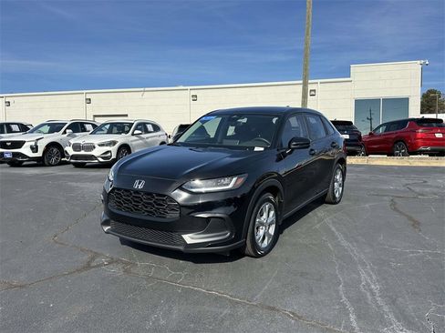 Certified 2025 Honda HR-V LX image 3