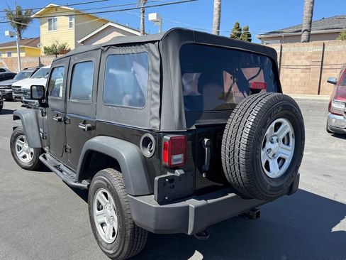 Used 2016 Jeep Wrangler Unlimited Sport w/ Connectivity Group AWD/4WD image 3