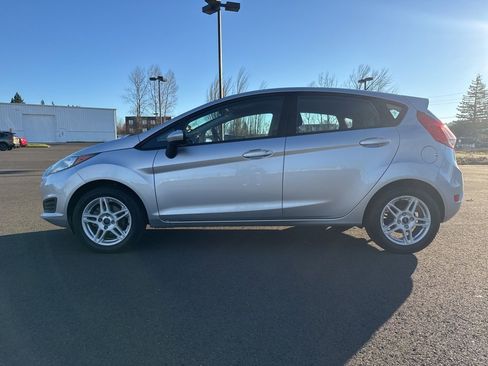 Used 2018 Ford Fiesta SE image 4
