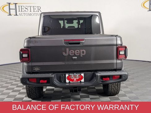 Used 2025 Jeep Gladiator Rubicon AWD/4WD image 6