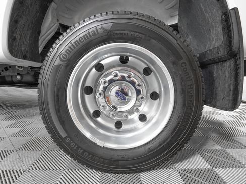 Used 2023 Ford F450 Platinum w/ FX4 Off-Road Package image 34