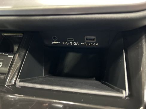 Used 2023 Subaru Outback Premium image 21