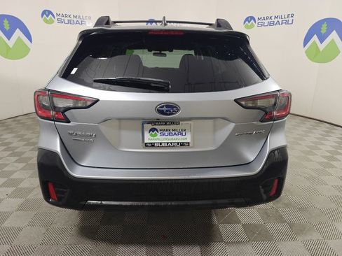 Used 2021 Subaru Outback Premium image 3