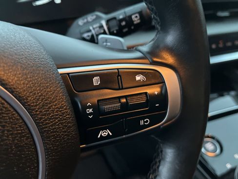 Used 2023 Kia Sportage EX image 28