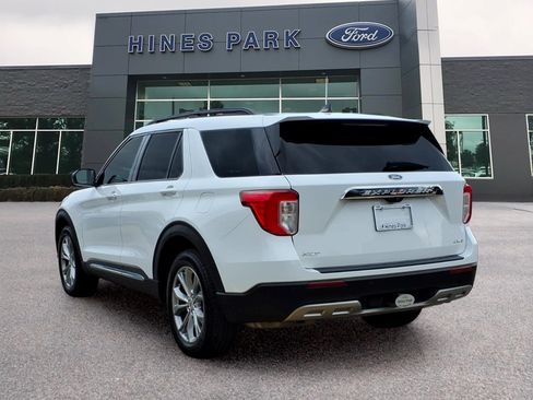 Used 2021 Ford Explorer XLT w/ Equipment Group 202A AWD/4WD image 5