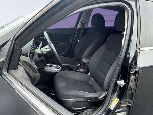 Used 2013 Chevrolet Cruze LT image 10