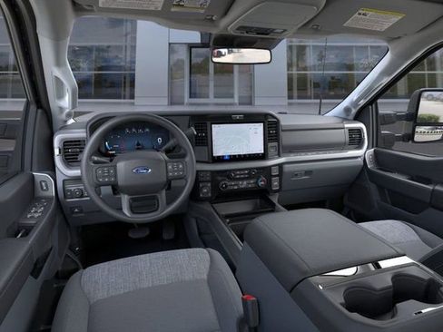 New 2026 Ford F250 XLT w/ XLT Premium Package AWD/4WD image 9