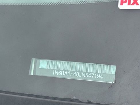 Used 2018 Nissan Titan SL w/ Chrome Package image 9