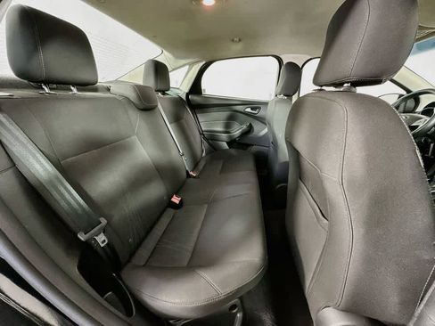 Used 2015 Ford Focus SE FWD image 30