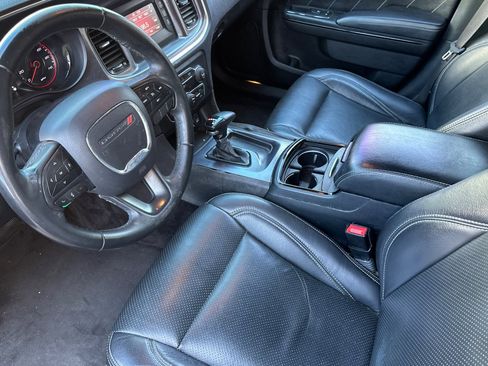 Used 2017 Dodge Charger SE w/ Blacktop Package RWD image 10