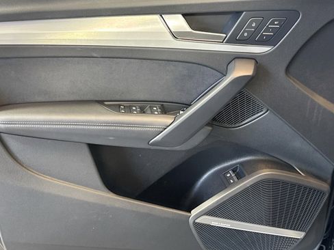 Used 2022 Audi Q5 e Prestige w/ Prestige Package image 17
