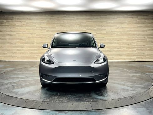 Used 2025 Tesla Model Y Long Range AWD/4WD image 7
