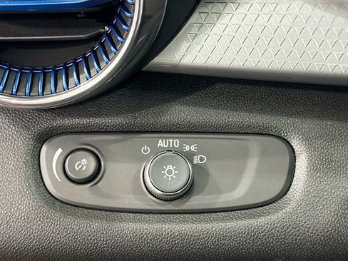 New 2026 Chevrolet Trax LT w/ Driver Confidence Package image 11