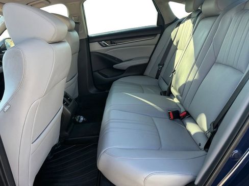 Used 2018 Honda Accord Touring image 13