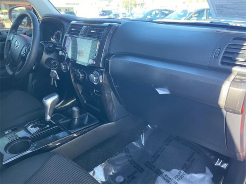 Certified 2020 Toyota 4Runner TRD Off-Road image 15