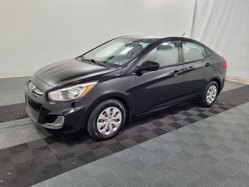 Used 2016 Hyundai Accent SE w/ Option Group 02 FWD image 2