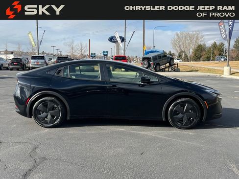 Used 2024 Toyota Prius LE image 6