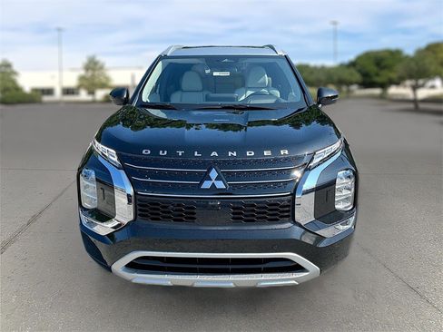 New 2025 Mitsubishi Outlander SEL image 2