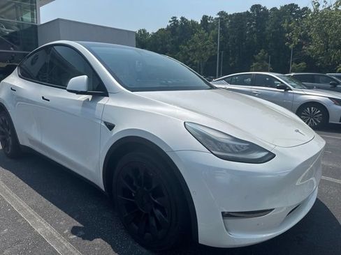 Used 2021 Tesla Model Y Long Range AWD/4WD image 3
