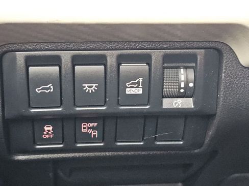 Used 2021 Subaru Ascent Premium w/ Convenience Package image 11